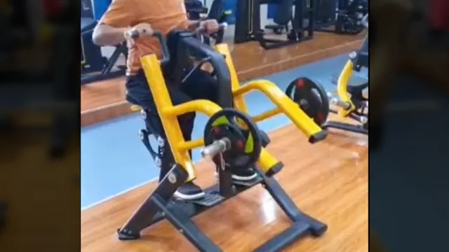 Seated Row Machine