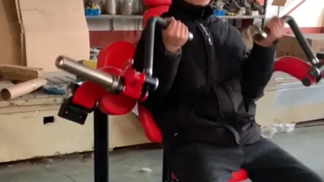 Bicep Curl Machine