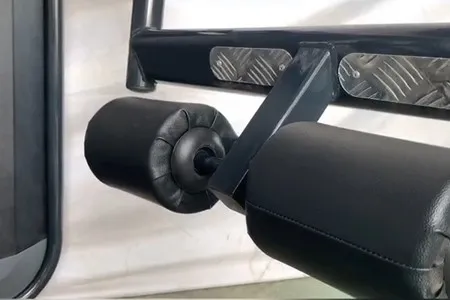 Glute Kick Machine