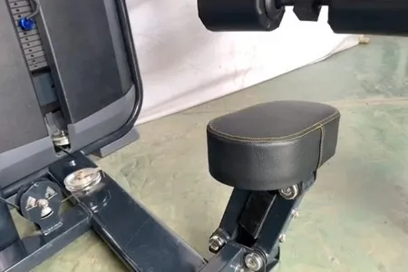 Glute Kick Machine